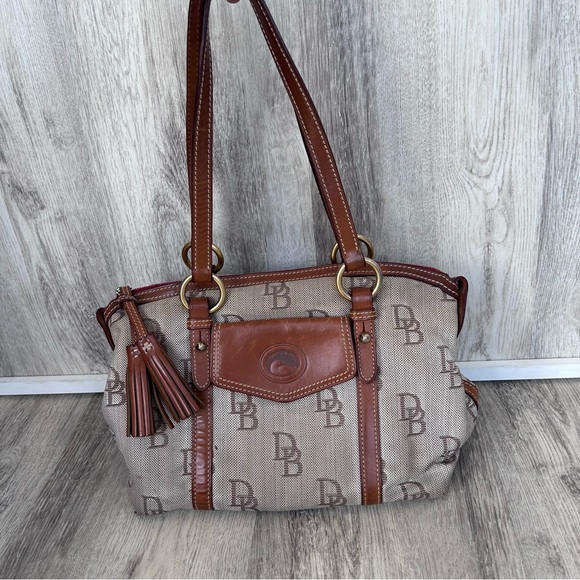 Dooney & Bourke Signature Canvas Shoulder Bag Leather Barrel Satchel Handbag - Picture 1 of 16